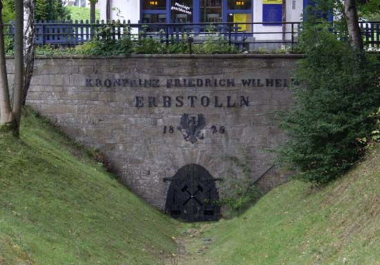 Der Kronprinz-Friedrich-Wilhelm-Erbstollen in Kreuztal wurde 1826 -1878 erbaut und stellt eine untertägige Verbindung zu den Gruben in Müsen her. (Foto Walter Münker)