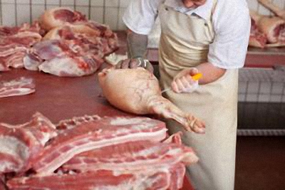 Küchenfertiges zerlegen eines Schweines - Bild: Fotolia.com